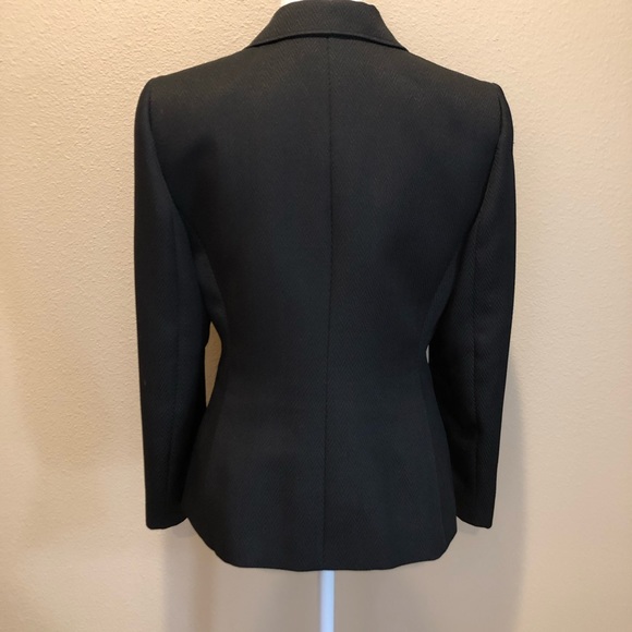 Tahari Fitted Notched Collar Black Textured Jacket - Picture 2 of 7